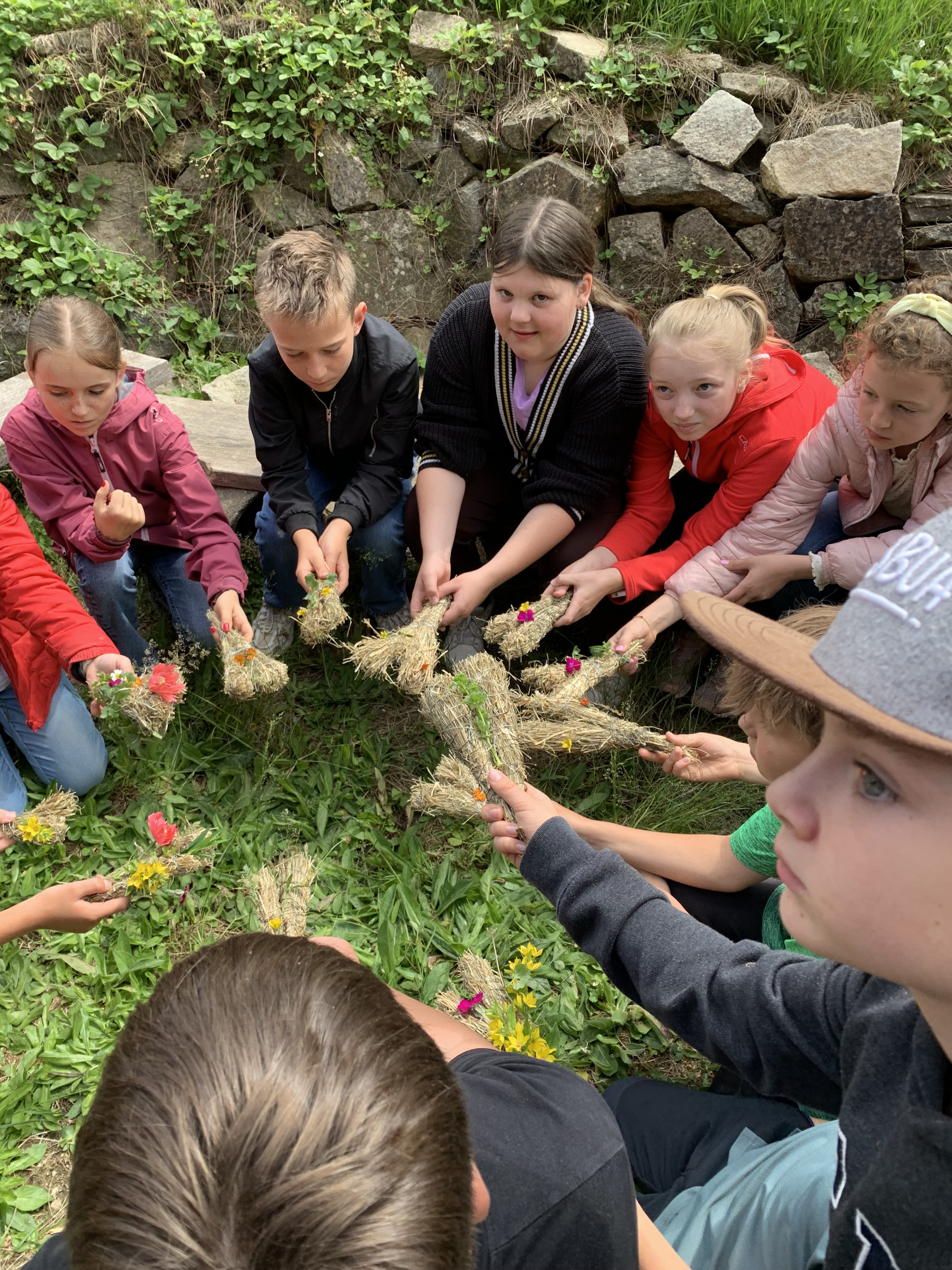 Die 3. und 4. Klasse zu Besuch auf dem Bauernhof